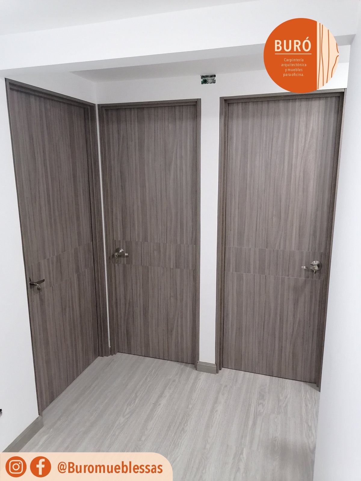 Puerta con marco laterales y cabezal 1.9.jpg